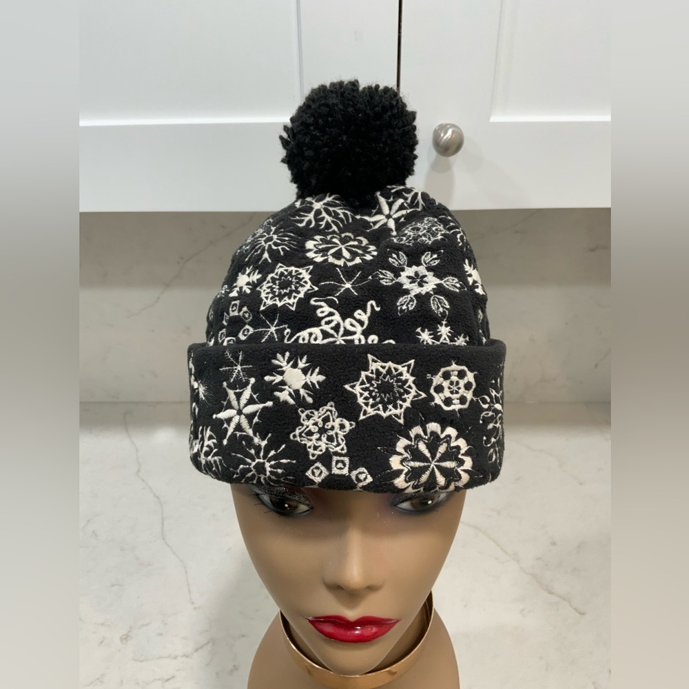 Saks Fifth Avenue Hat